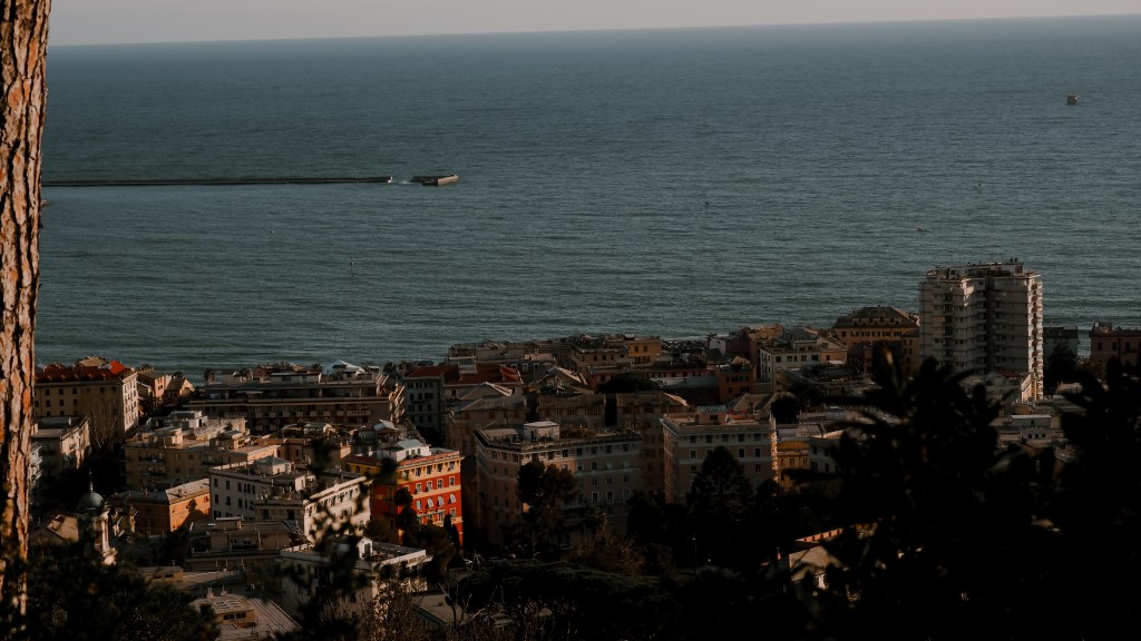 Veduta dai giardini di villa durazzo pallavicini a genova del ponente cittadino